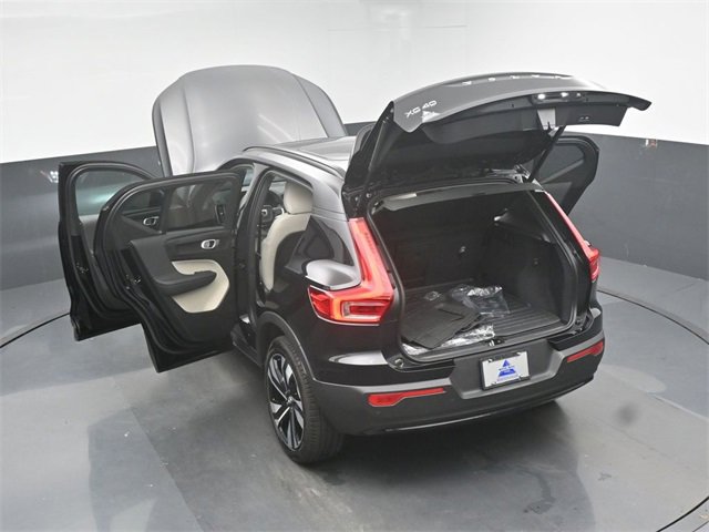 Used 2024 Volvo XC40 B5 Plus w/ Climate Package image 52