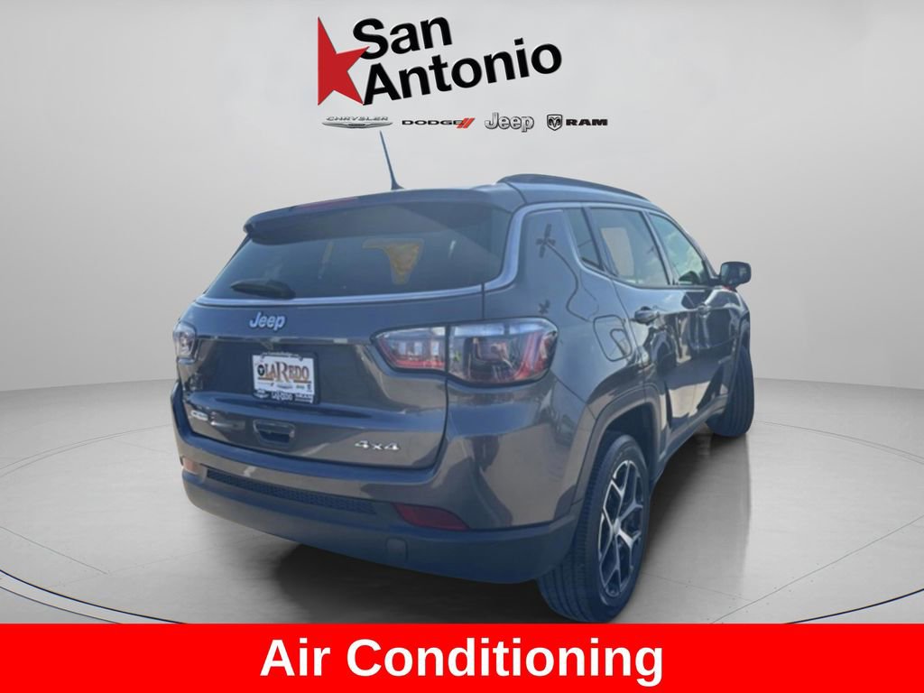 Certified 2024 Jeep Compass Latitude image 7