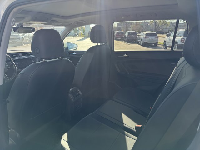 Used 2018 Volkswagen Tiguan SEL image 6