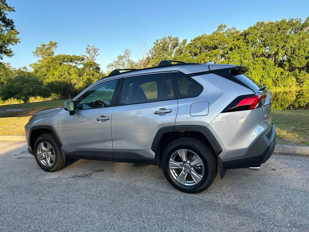 Used 2024 Toyota RAV4 LE AWD/4WD image 3