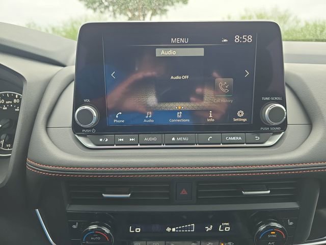 Used 2025 Nissan Rogue SV image 20