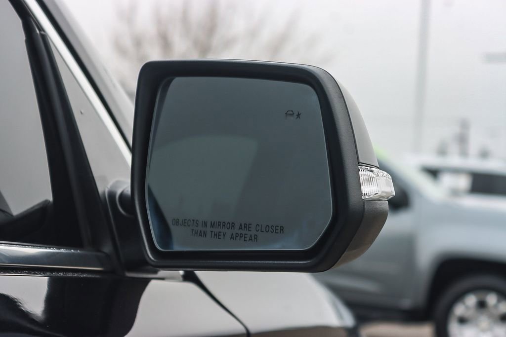 Used 2022 Chevrolet Traverse LT image 16