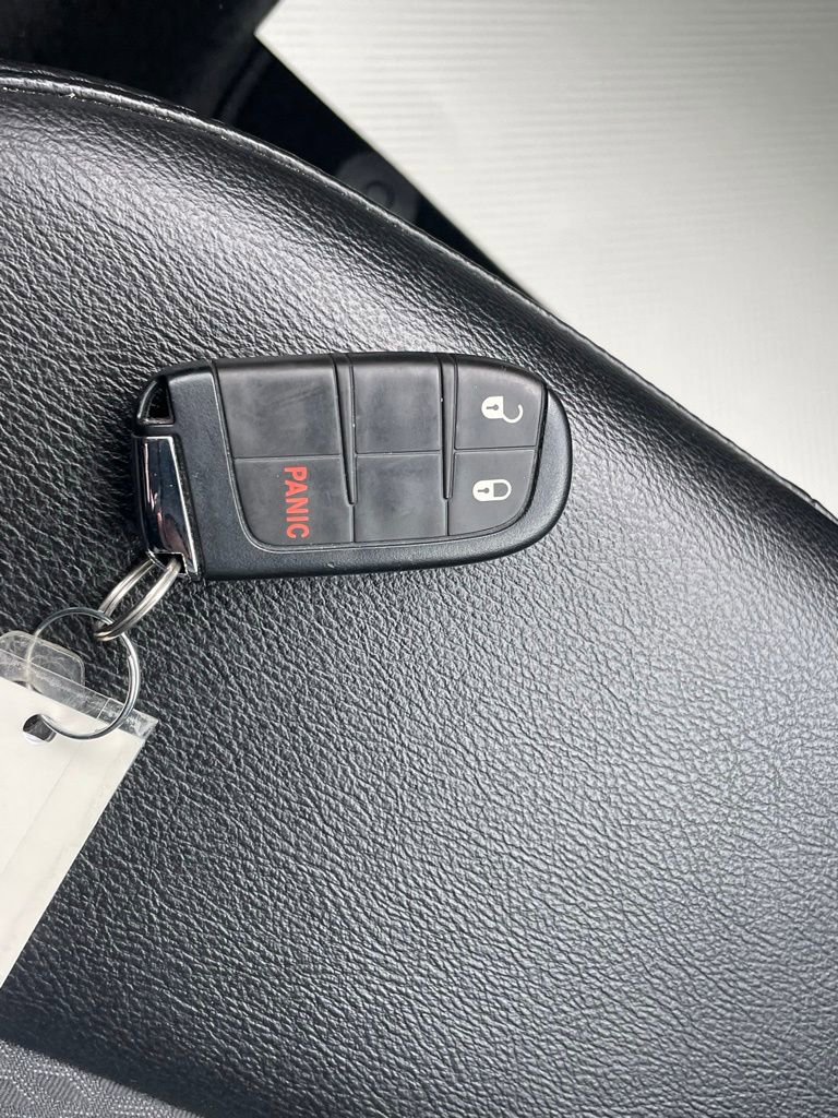 Certified 2022 Jeep Compass Latitude image 33