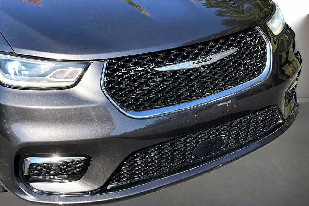 Used 2021 Chrysler Pacifica Limited w/ Premium & Safety Sphere Group AWD/4WD image 31