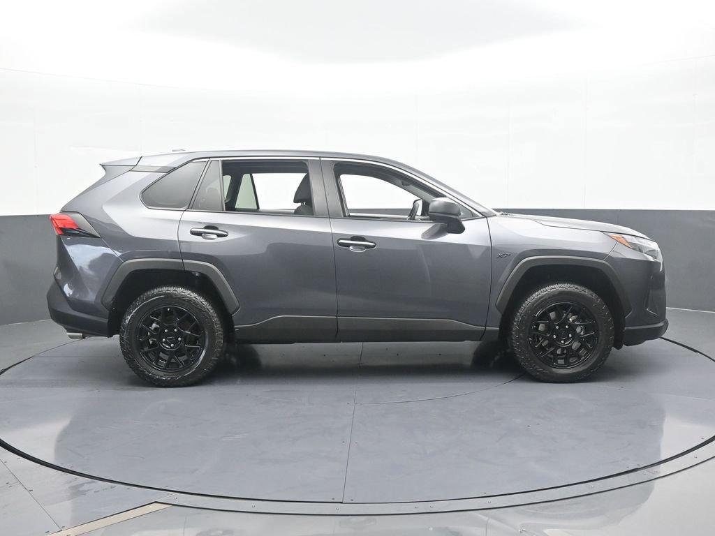 Used 2023 Toyota RAV4 LE image 7