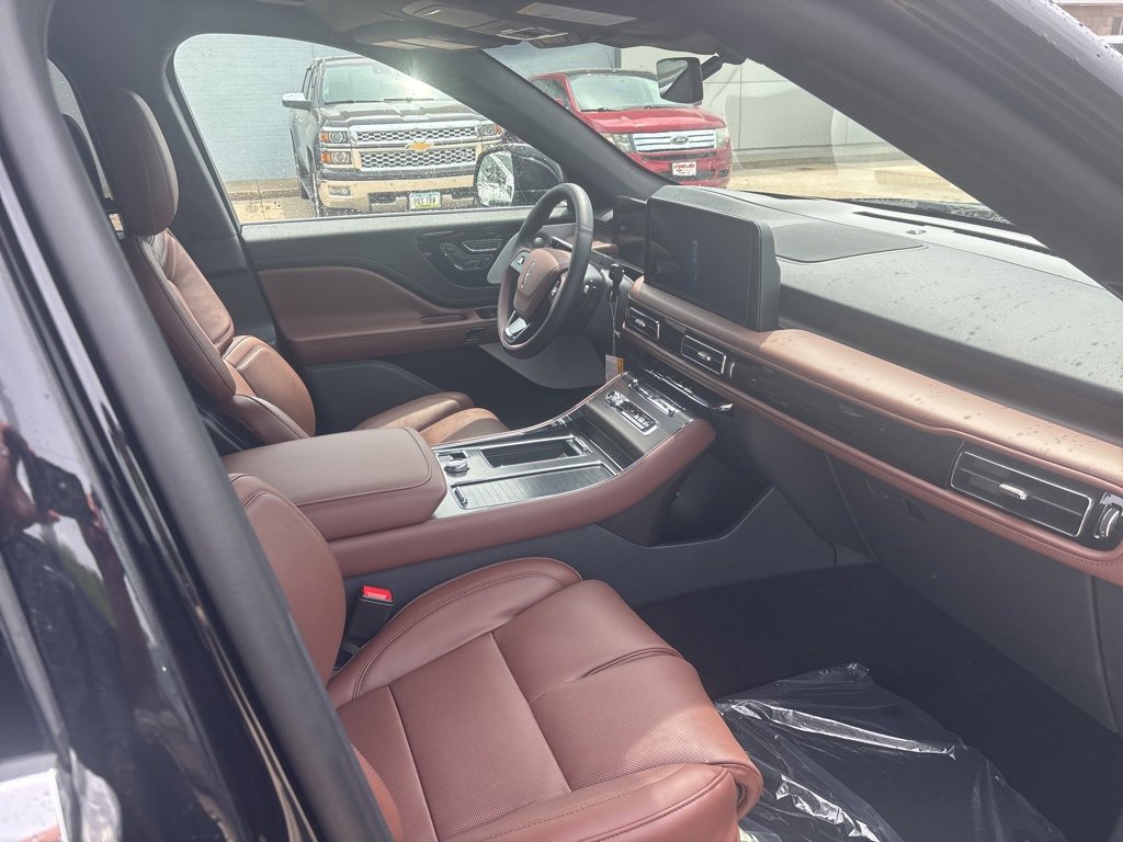 New 2025 Lincoln Aviator Reserve w/ Equipment Group 201A image 13