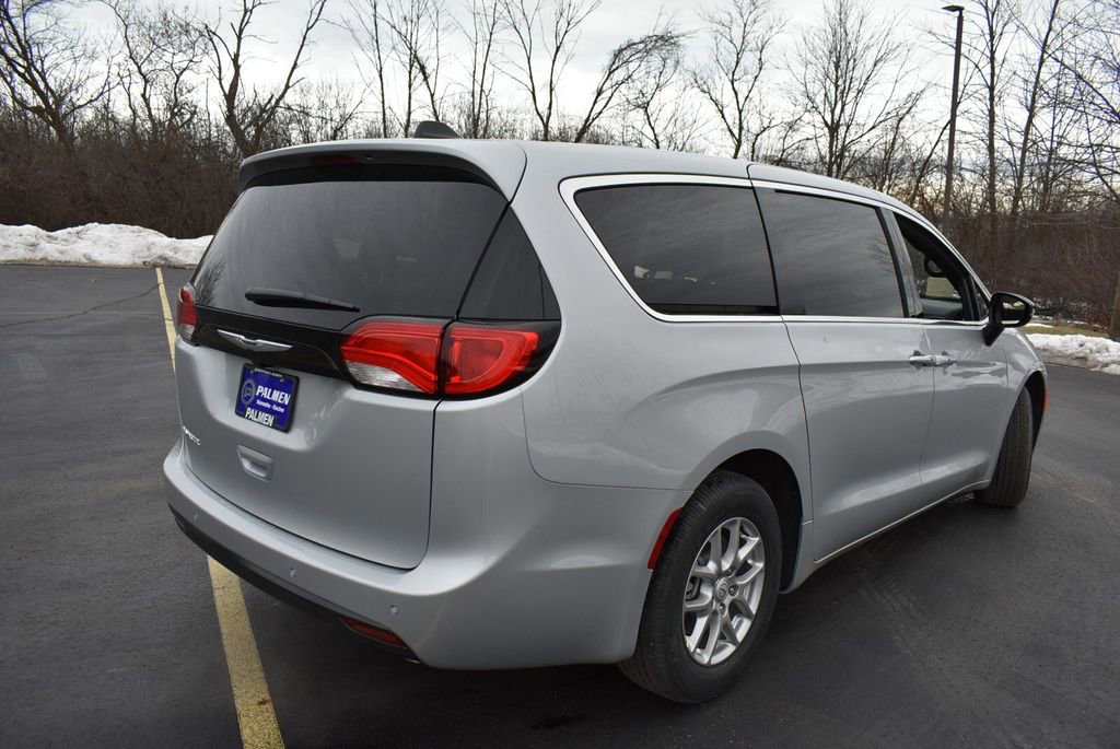 New 2026 Chrysler Voyager LX image 4