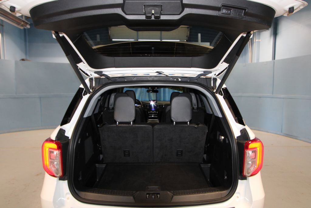Used 2023 Ford Explorer Limited w/ Limited Technology Package image 45
