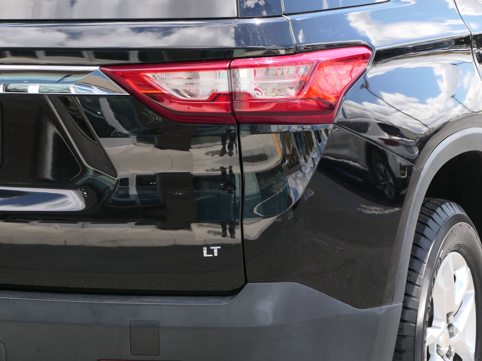 Used 2019 Chevrolet Traverse LT image 4