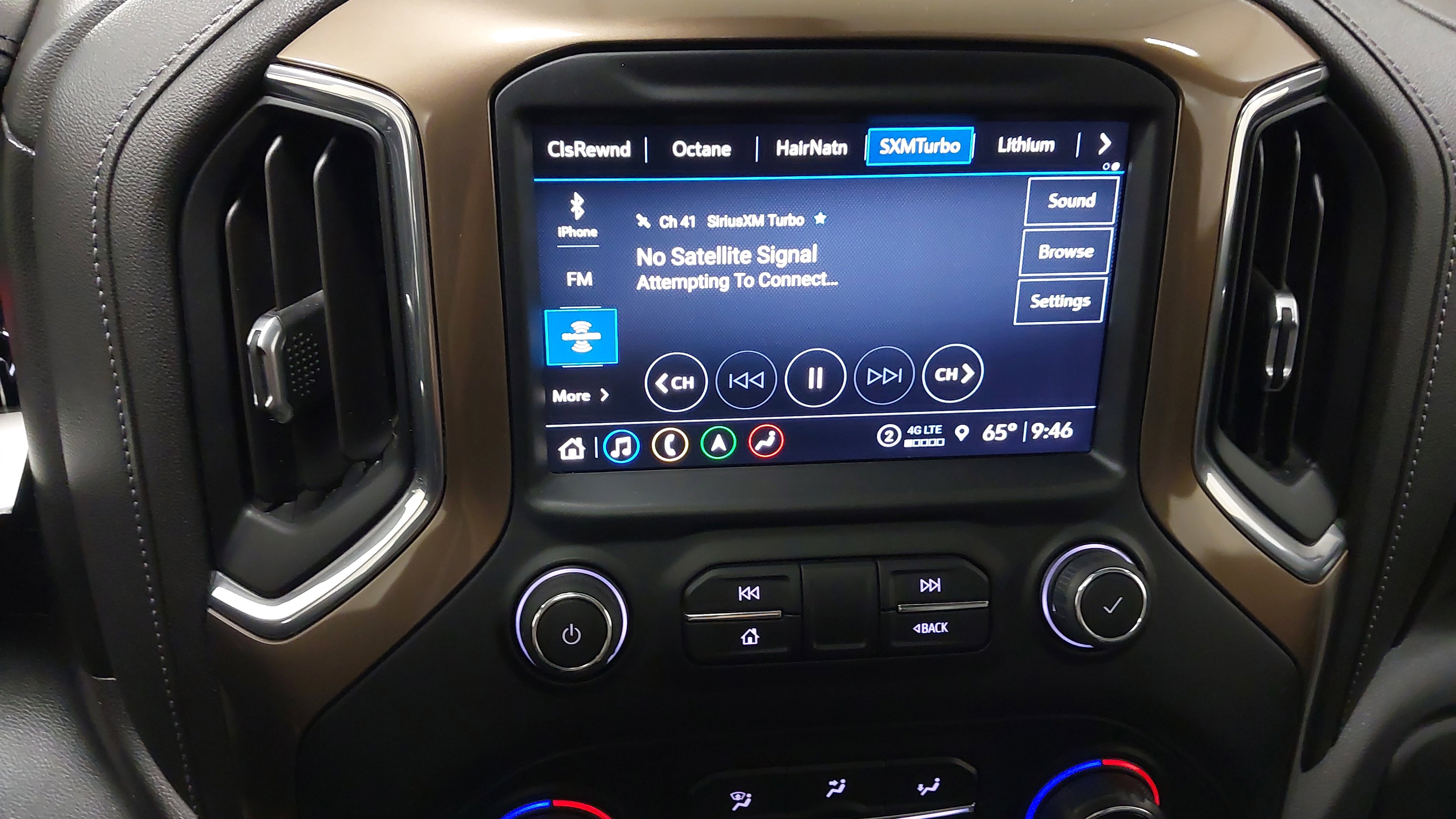 Used 2021 Chevrolet Silverado 1500 High Country w/ Technology Package AWD/4WD image 20
