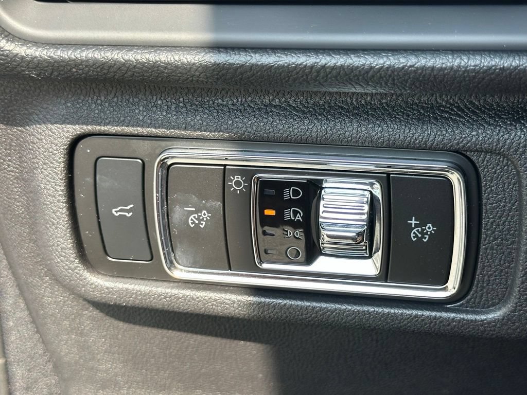 Used 2025 Lincoln Corsair Reserve FWD image 33