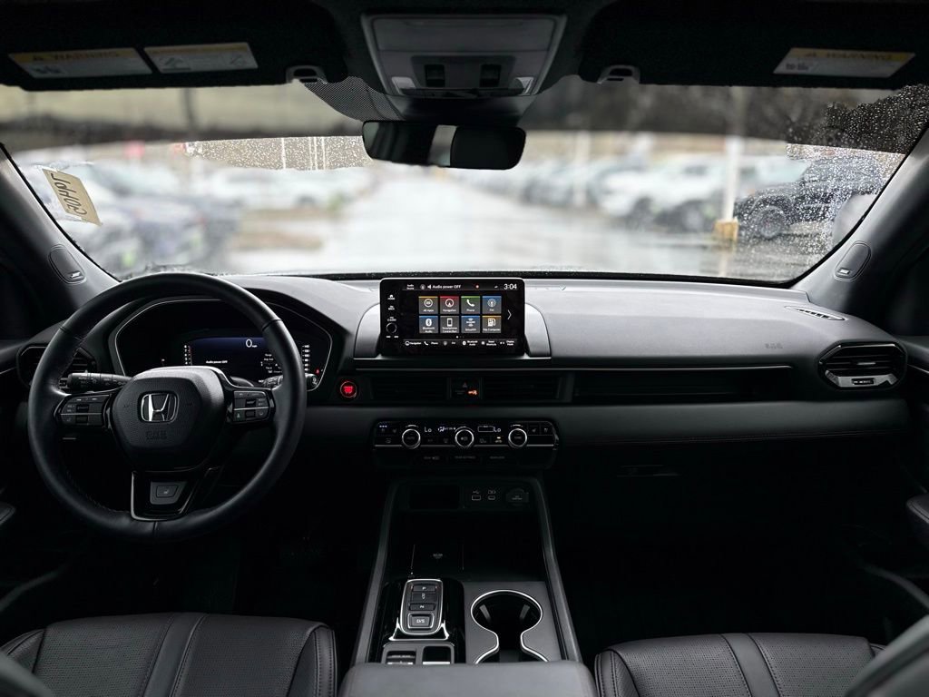 Used 2025 Honda Pilot Black Edition image 23