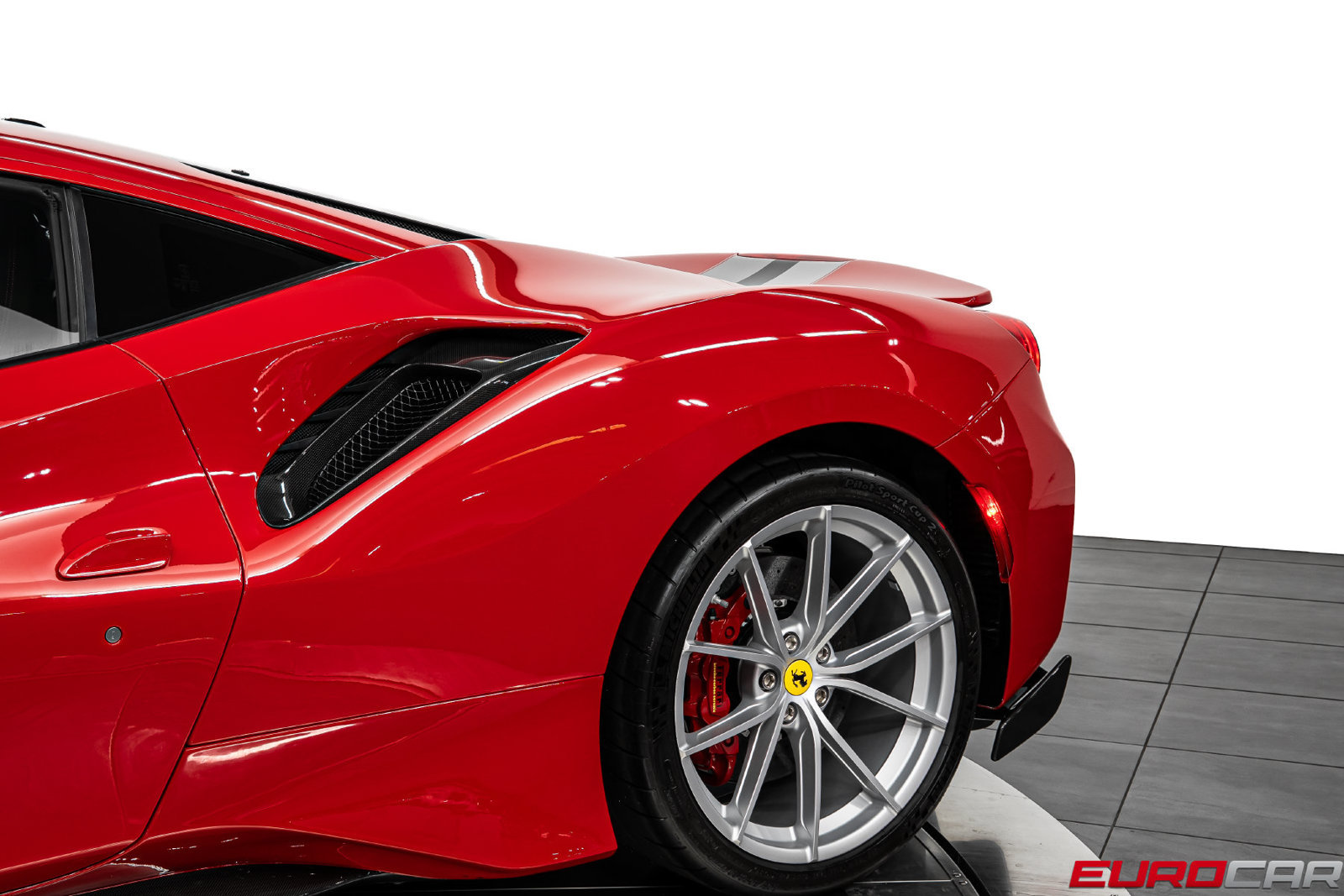 Used 2019 Ferrari 488 Pista Coupe RWD image 22