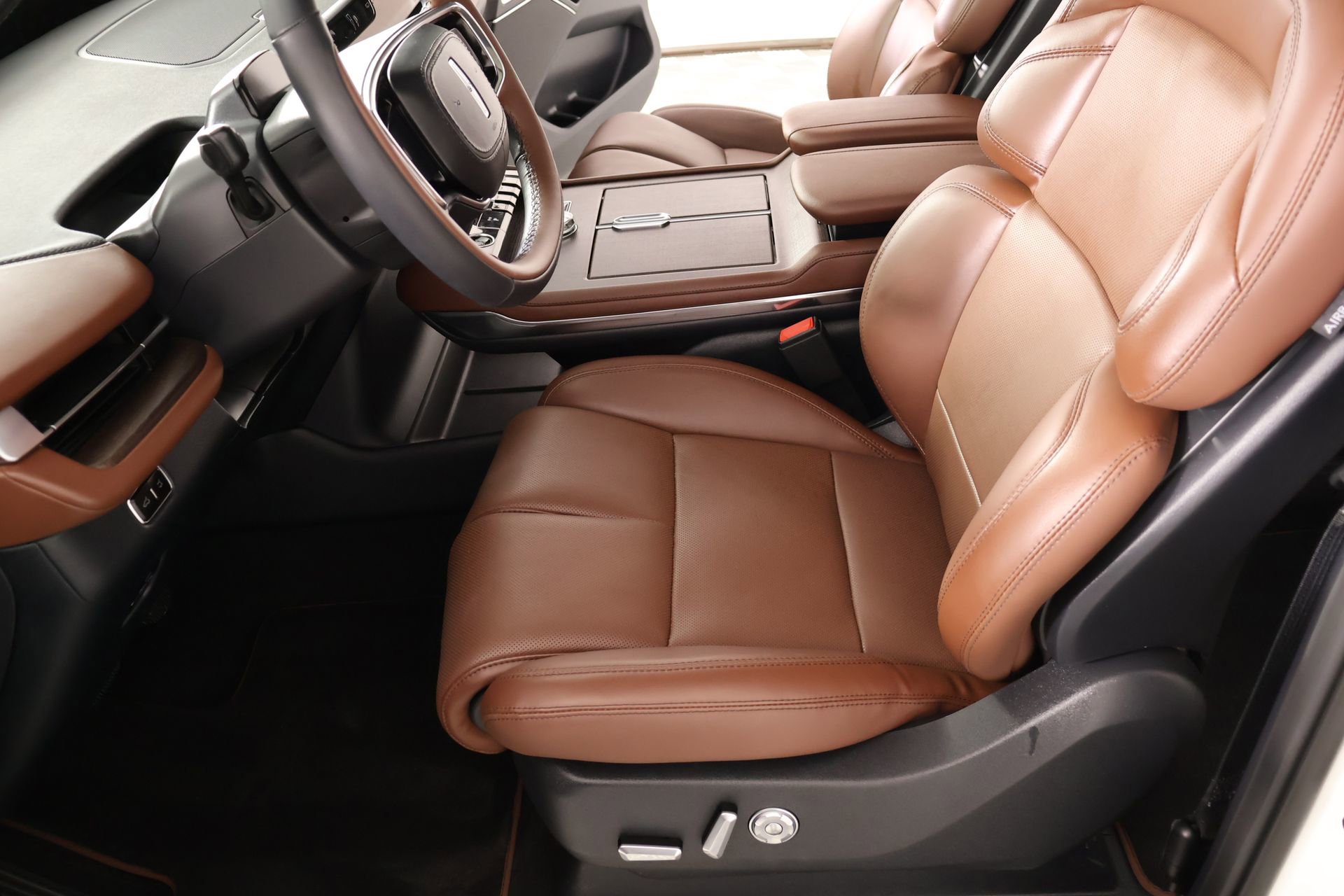 Used 2026 Lincoln Navigator Reserve AWD/4WD image 12