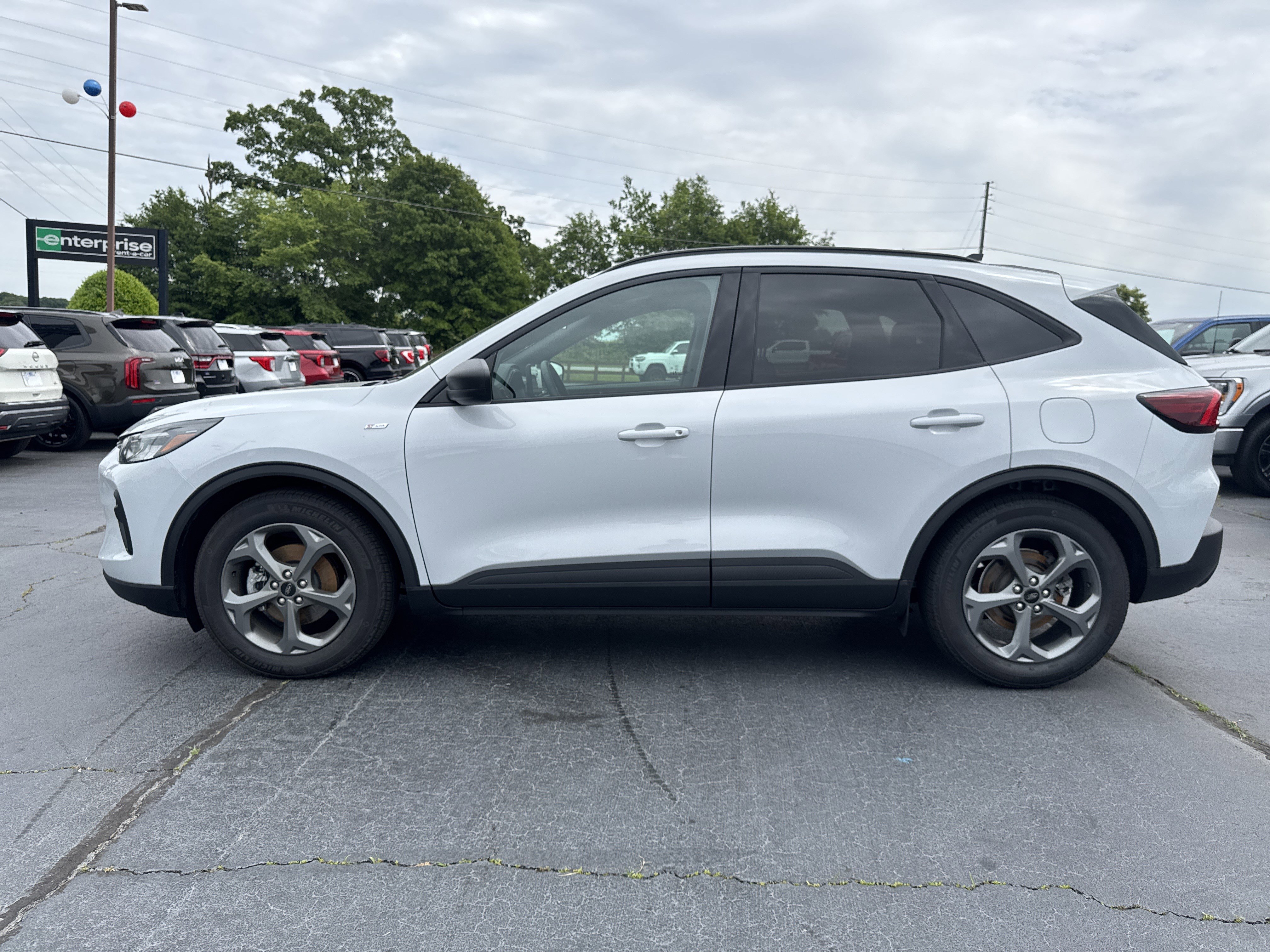 Certified 2025 Ford Escape ST-Line w/ Tech Pack #1 FWD image 9