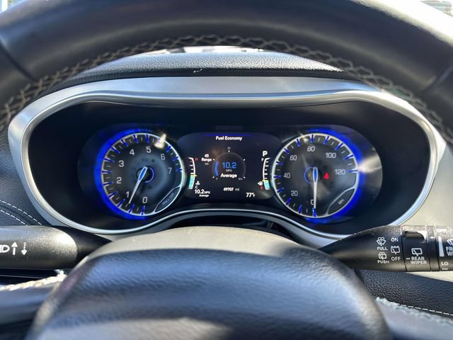 Used 2025 Chrysler Pacifica Limited FWD image 13