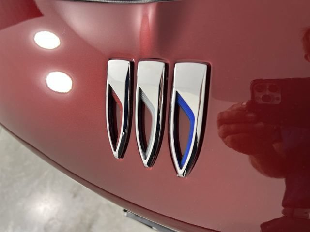 Certified 2024 Buick Encore GX Avenir AWD/4WD image 29