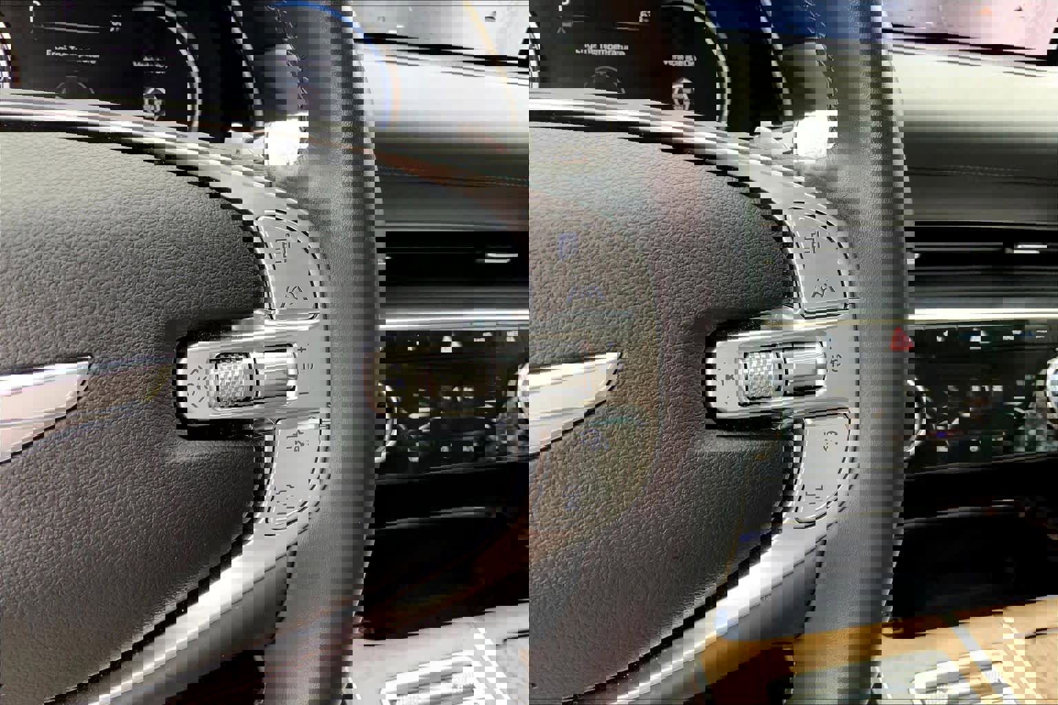 Used 2024 Genesis GV80 2.5T AWD/4WD image 25