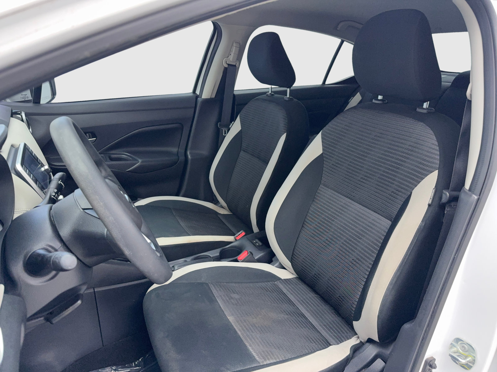 Used 2020 Nissan Versa SV FWD image 18