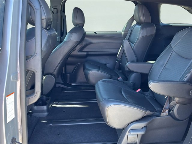 Used 2024 Toyota Sienna XLE Woodland Edition image 13