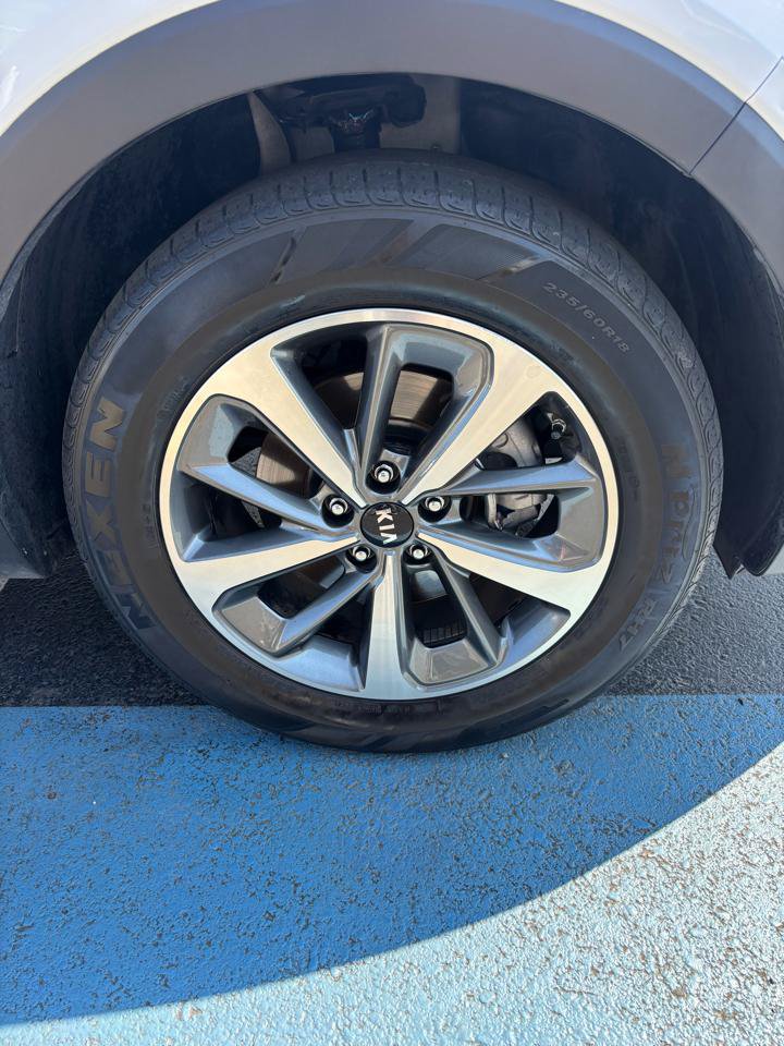 Used 2020 Kia Sorento AWD V6 image 30