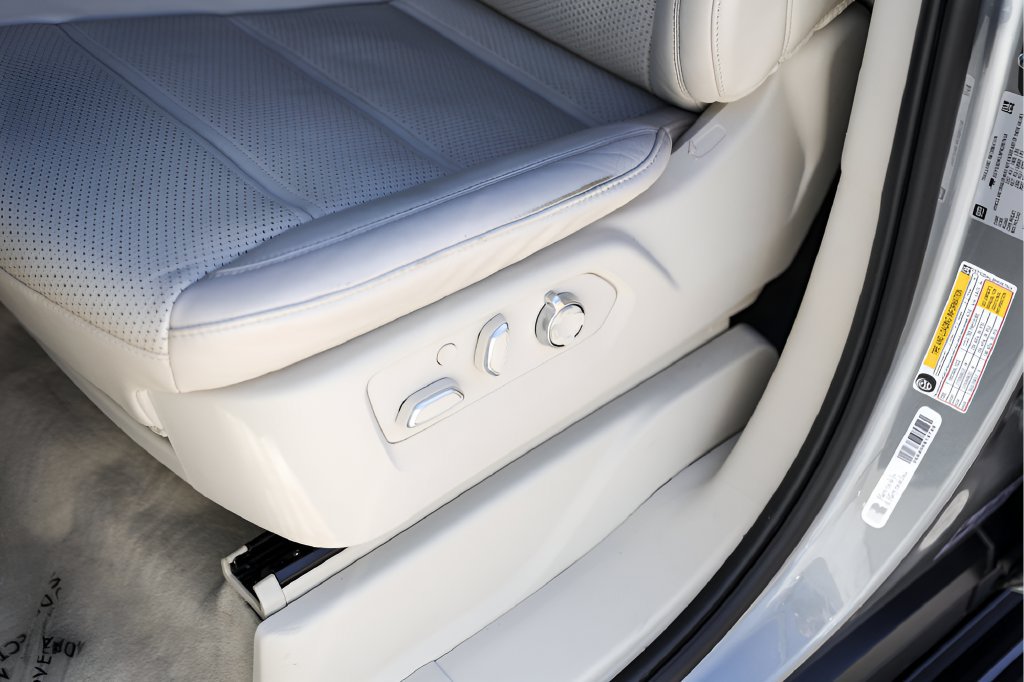 Used 2023 Cadillac Escalade Premium Luxury Platinum w/ LPO, Radiant Package RWD image 11
