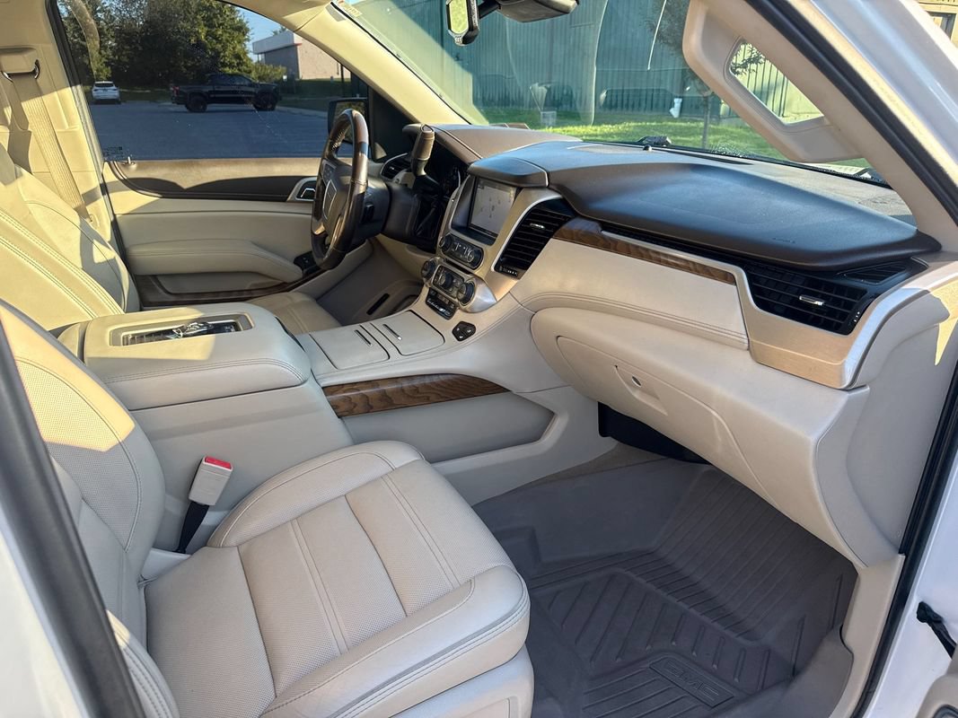 Used 2020 GMC Yukon Denali w/ Denali Ultimate Package AWD/4WD image 16