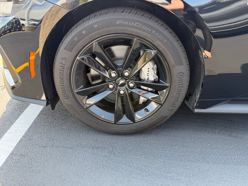 Used 2025 Ford Mustang GT RWD image 10