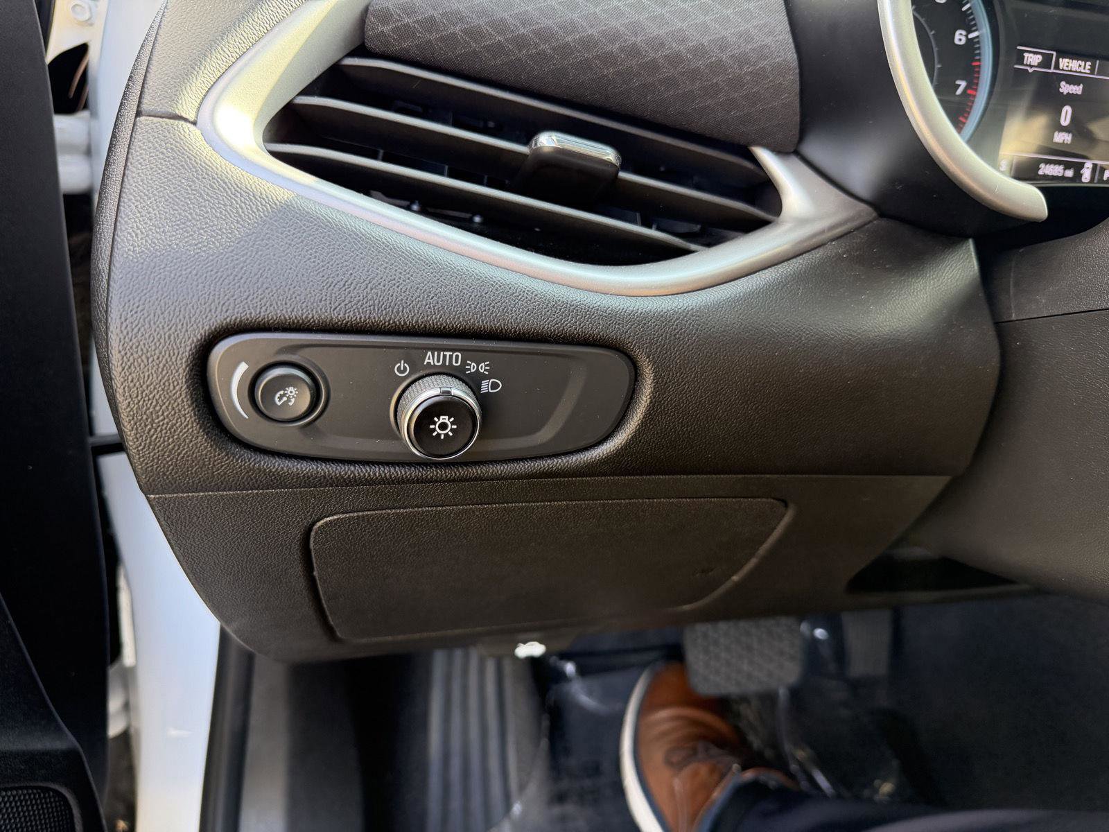 Used 2023 Chevrolet Malibu LT w/ Redline Edition FWD image 11