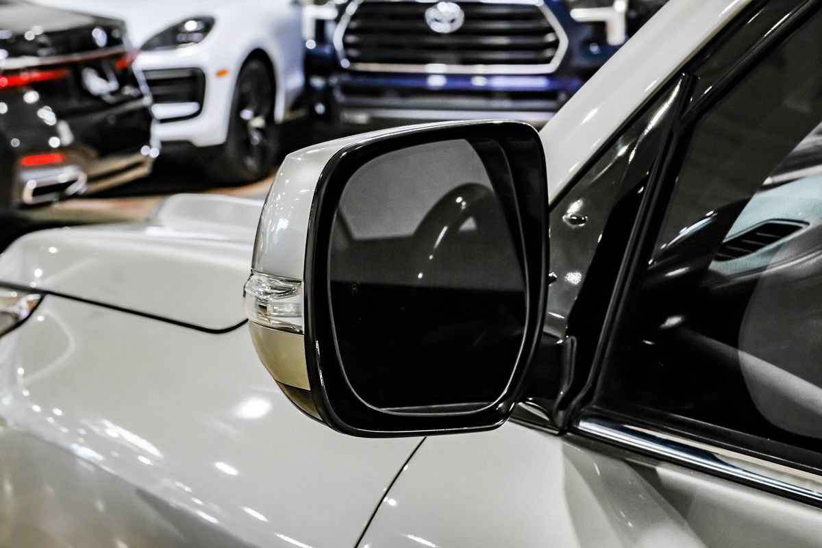 Used 2019 Lexus LX 570 4WD w/ Luxury Package image 34