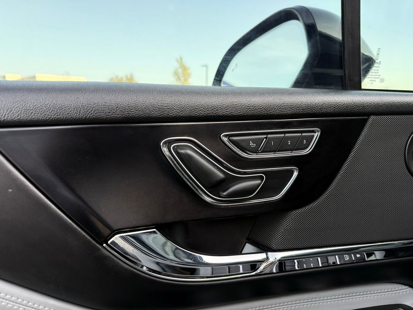 Used 2020 Lincoln Corsair Reserve image 18