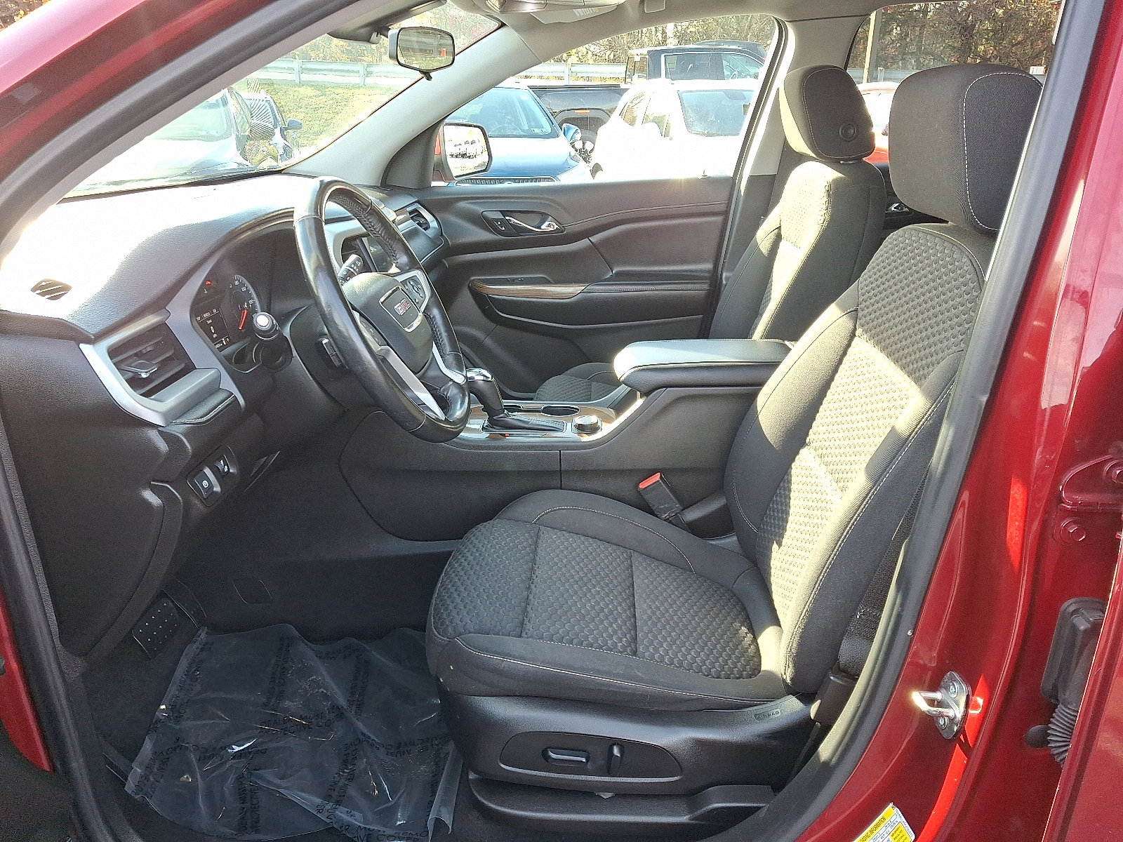 Used 2019 GMC Acadia SLE w/ LPO, Floor Liner Package image 15