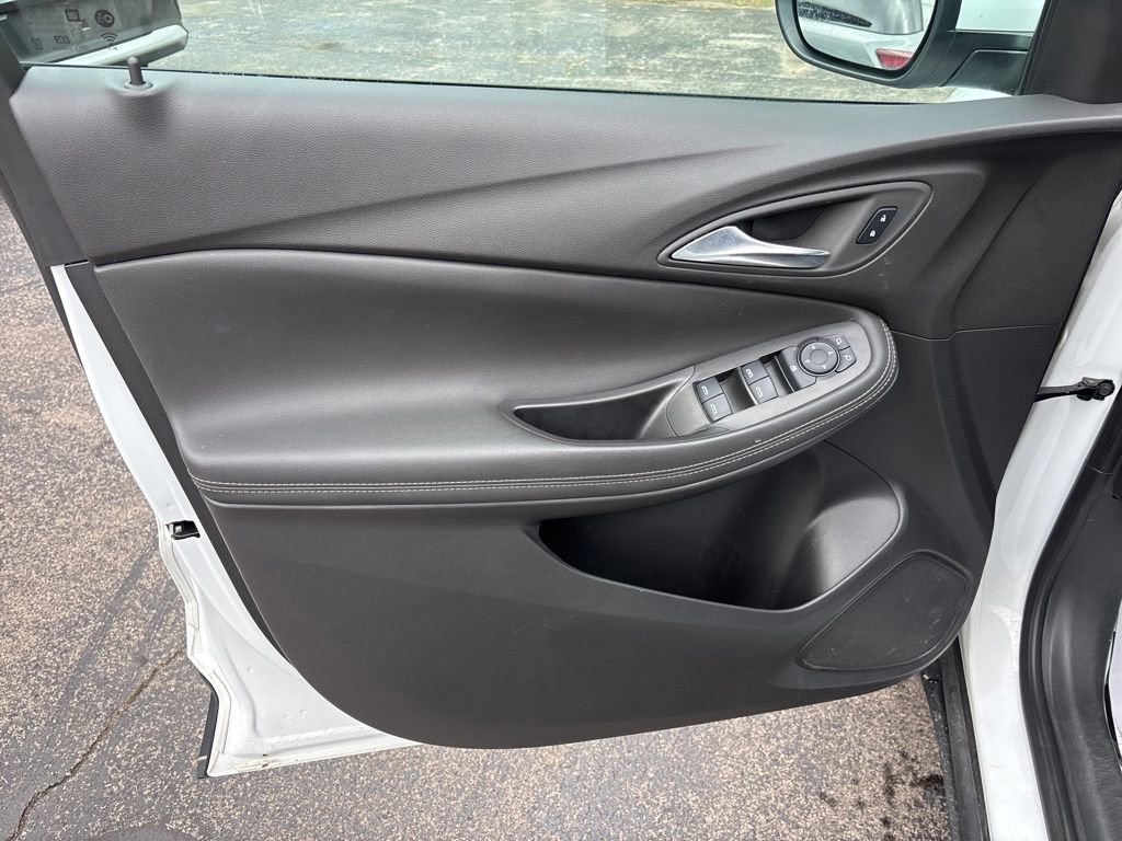 Used 2024 Buick Encore GX Preferred AWD/4WD image 19