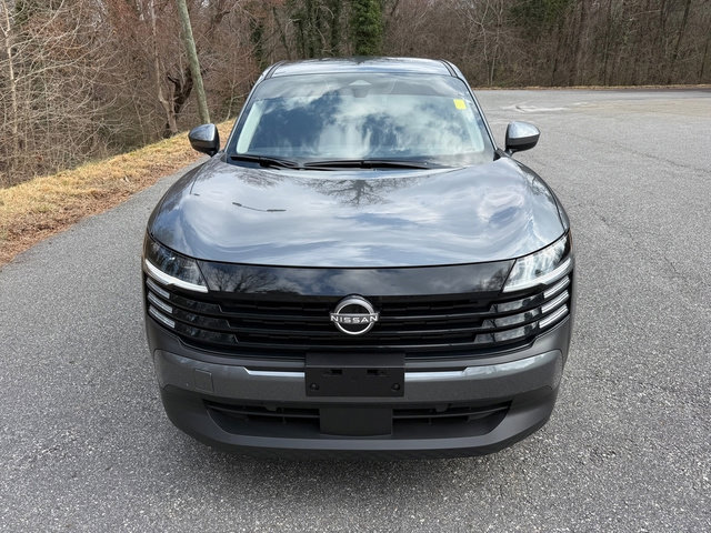 Used 2025 Nissan Kicks SV w/ Charging Package image 3