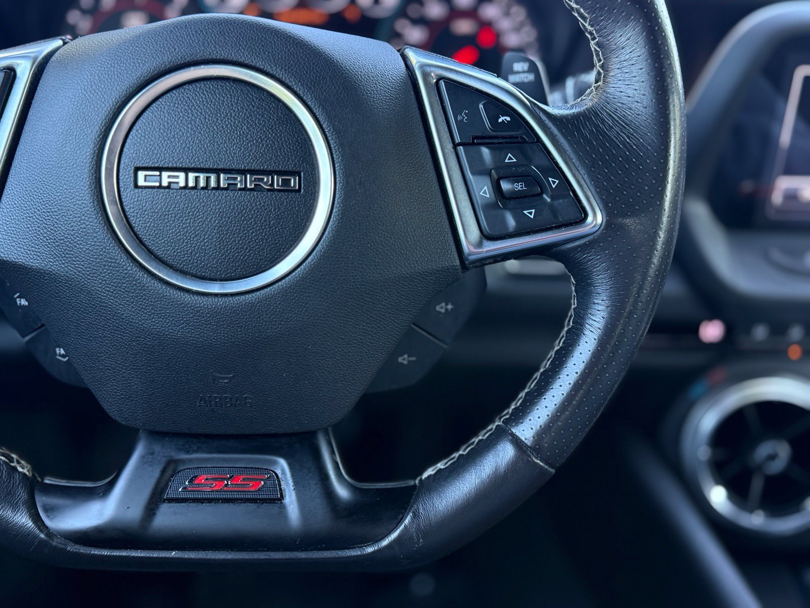 Used 2018 Chevrolet Camaro SS RWD image 27