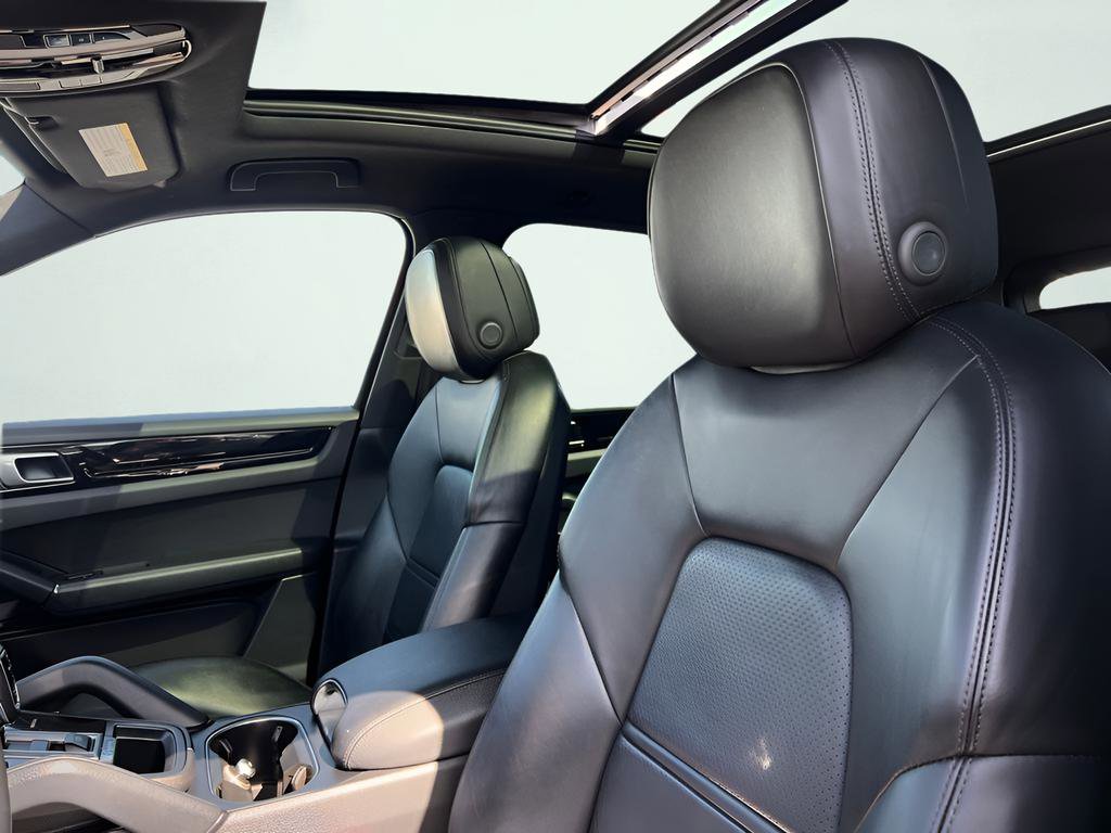 Used 2020 Porsche Cayenne AWD/4WD image 41