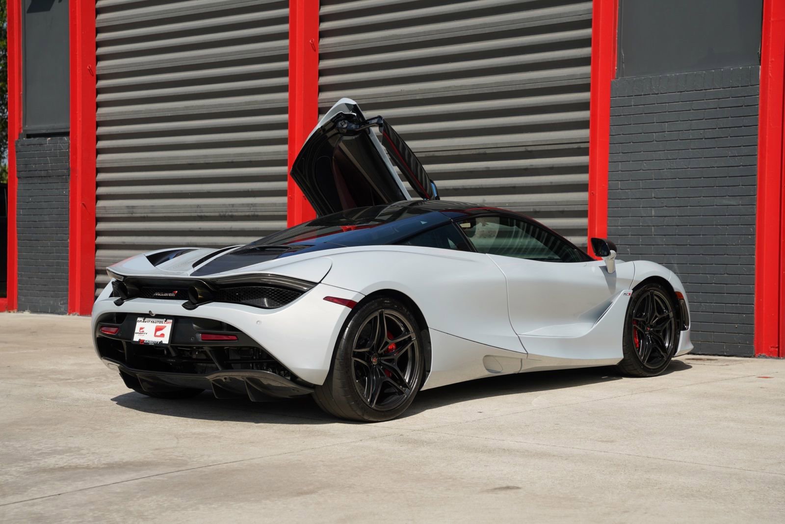 Used 2018 McLaren 720S image 6