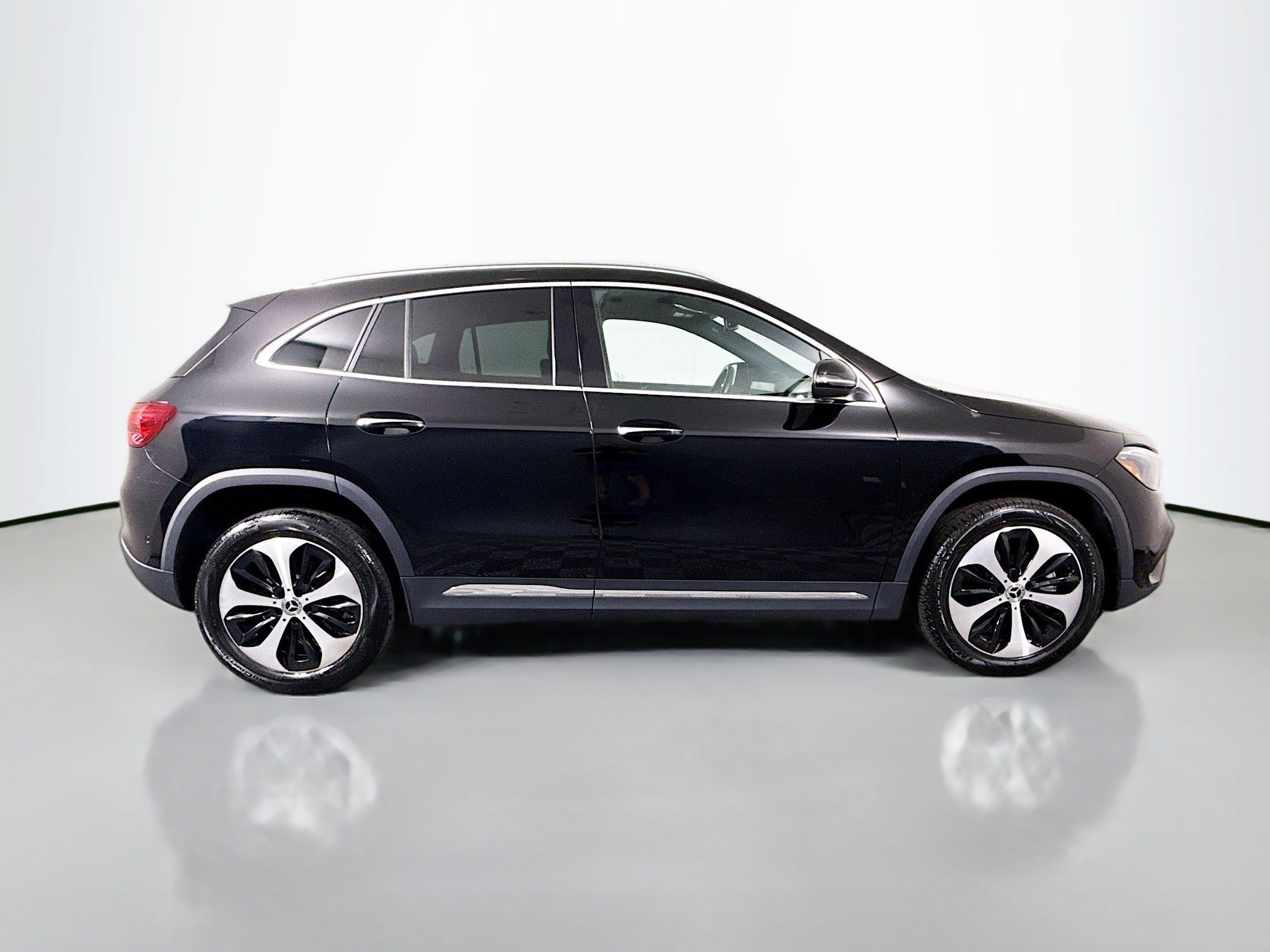 Used 2025 Mercedes-Benz GLA 250 image 11