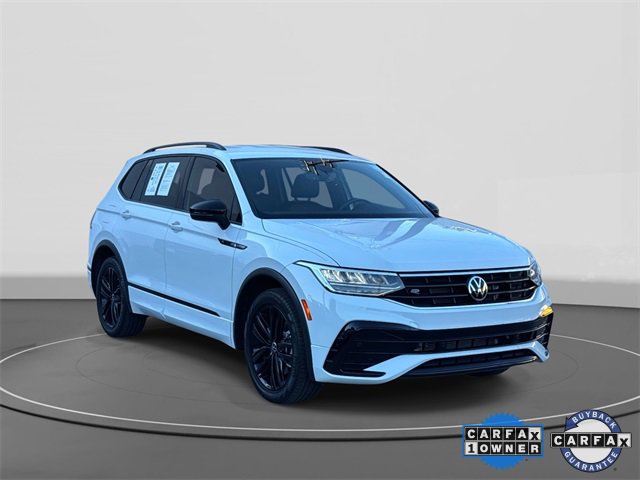 Certified 2022 Volkswagen Tiguan SE R-Line image 1