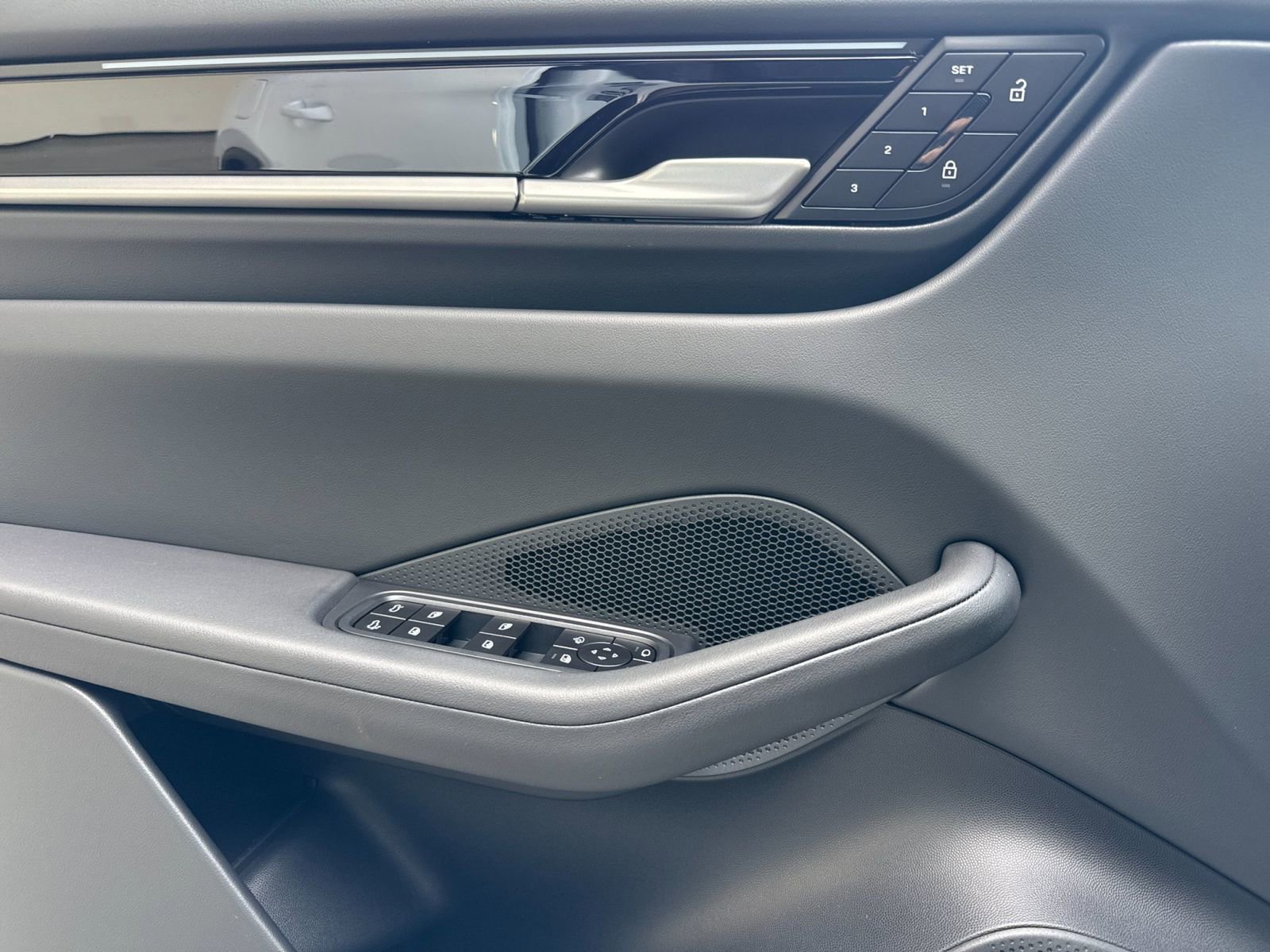 Certified 2026 Porsche Macan 4 Electric AWD/4WD image 12