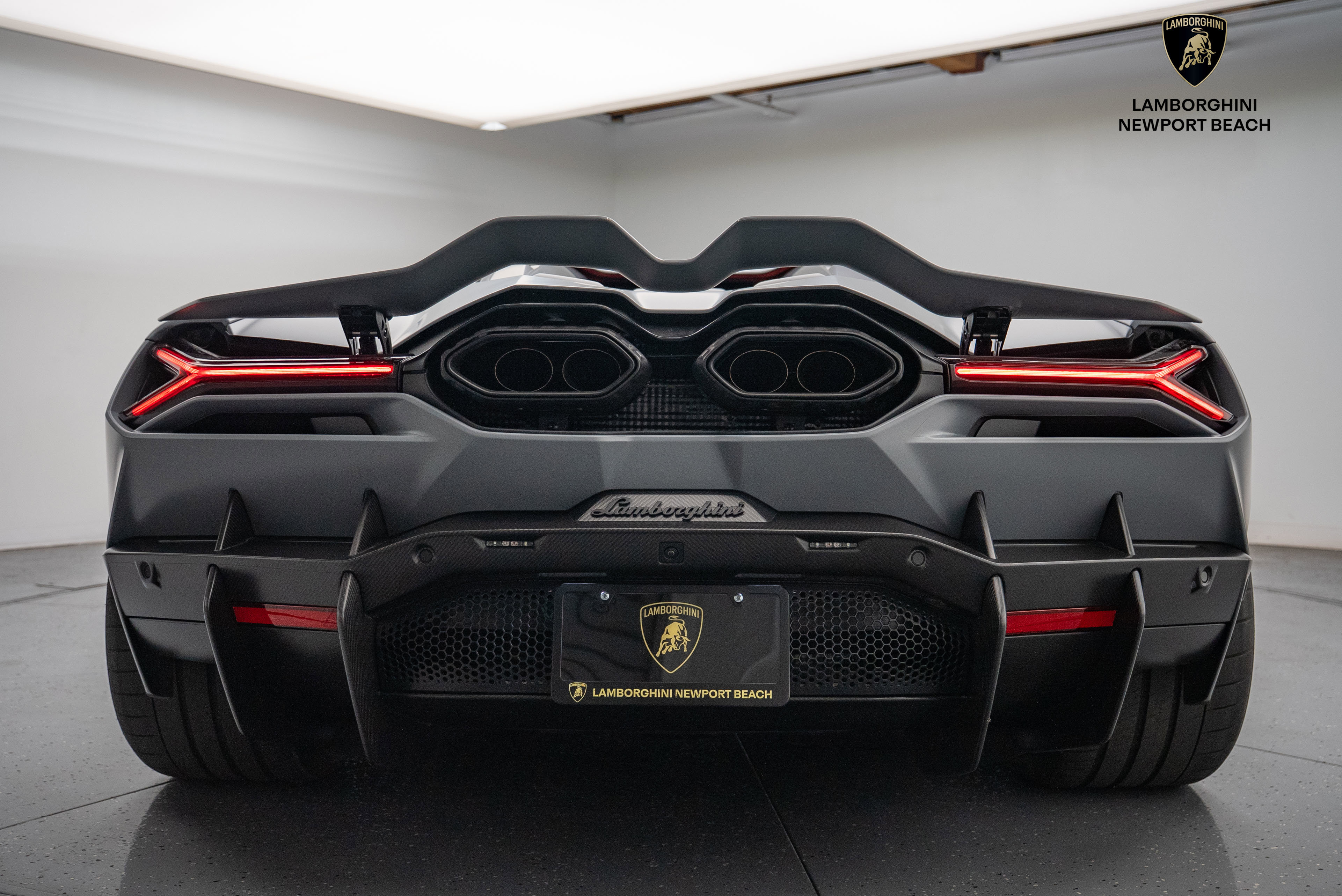 Used 2024 Lamborghini Revuelto image 24