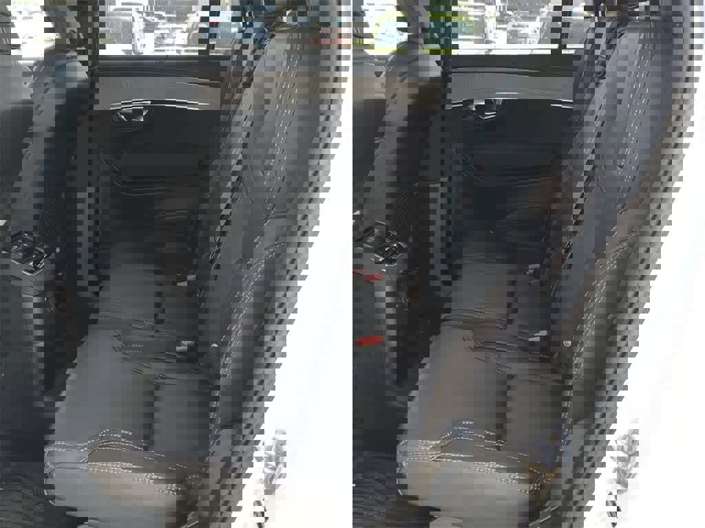 Certified 2025 Volvo XC90 T8 Ultra w/ Protection Package Premier image 18