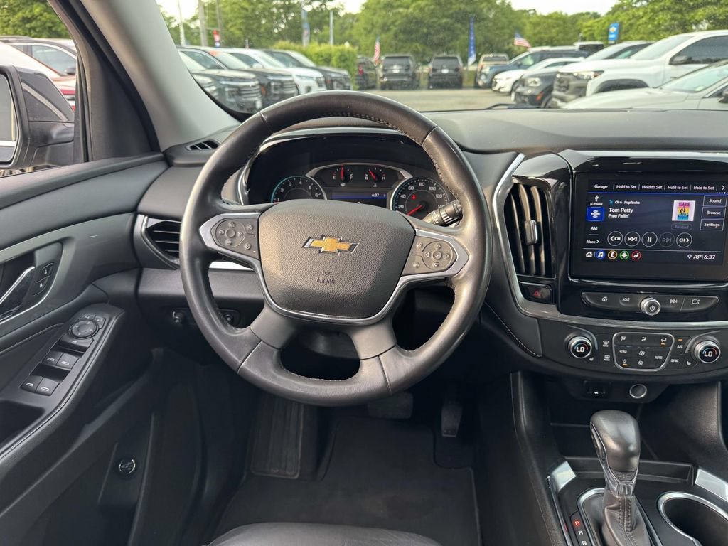 Used 2021 Chevrolet Traverse LT AWD/4WD image 17