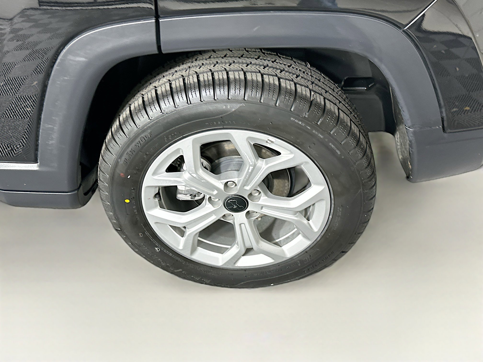 Used 2025 Jeep Compass Latitude AWD/4WD image 11