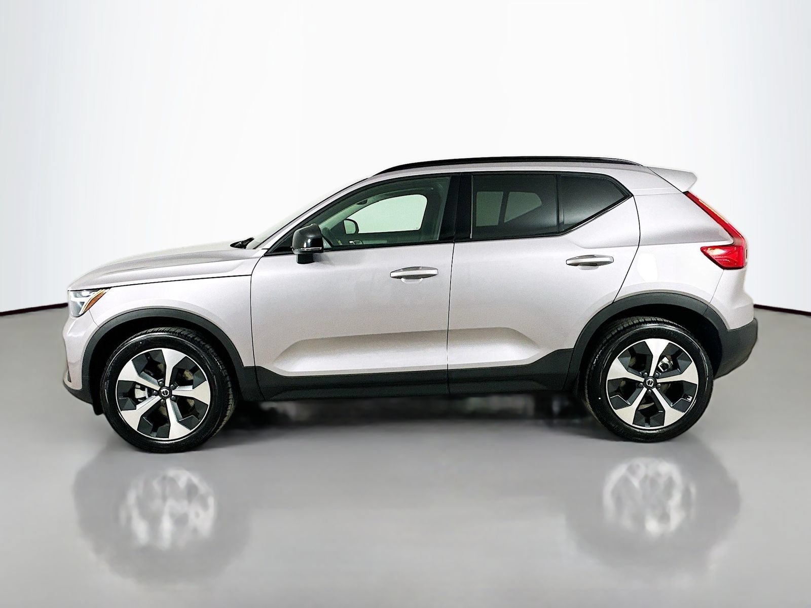 New 2026 Volvo XC40 B5 Core w/ Protection Package Premier AWD/4WD image 8