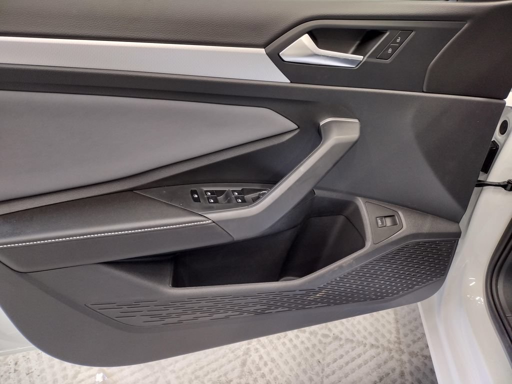 New 2026 Volkswagen Jetta SE FWD image 16
