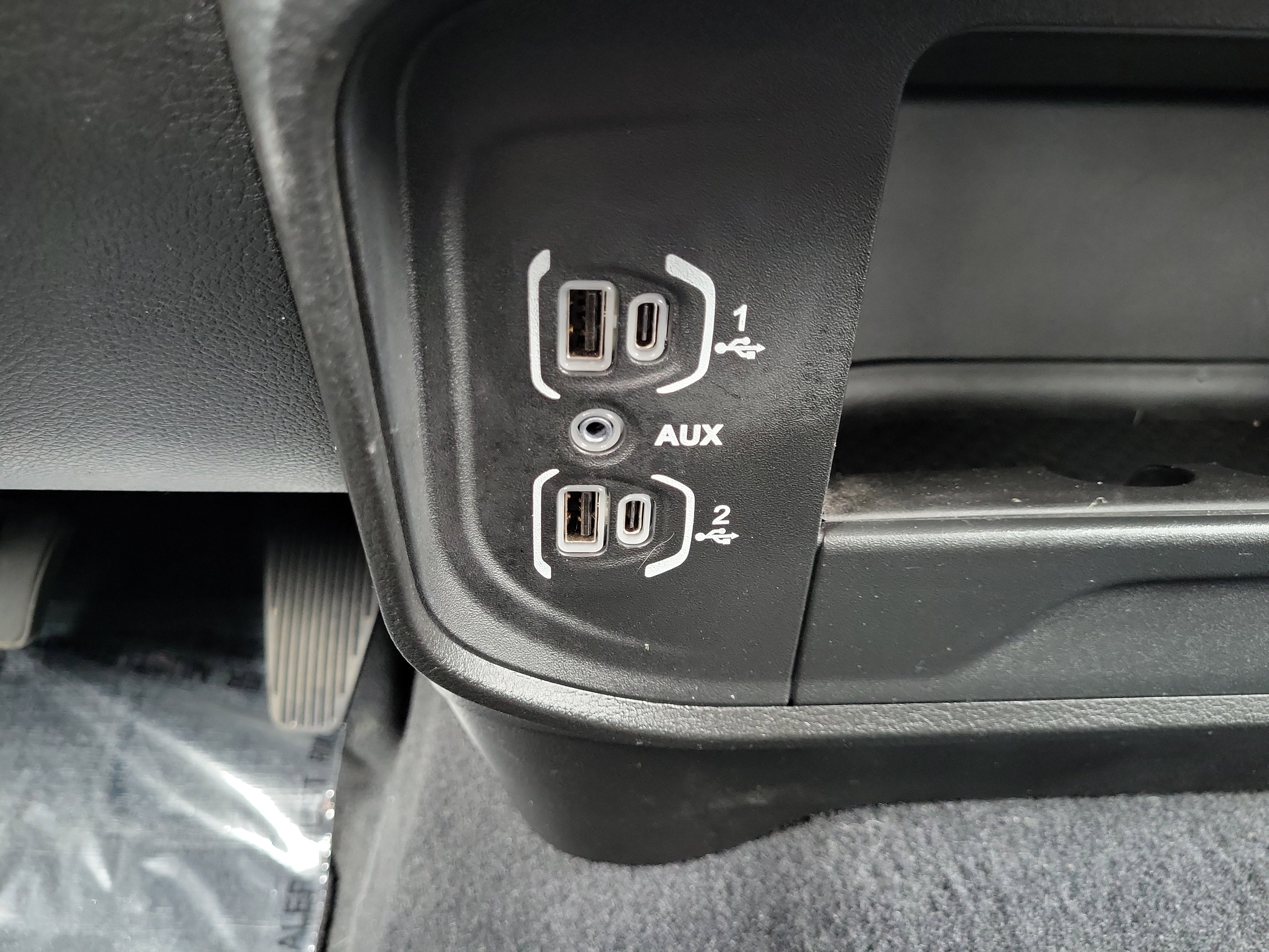 Used 2024 RAM 2500 Big Horn w/ Bed Utility Group image 29