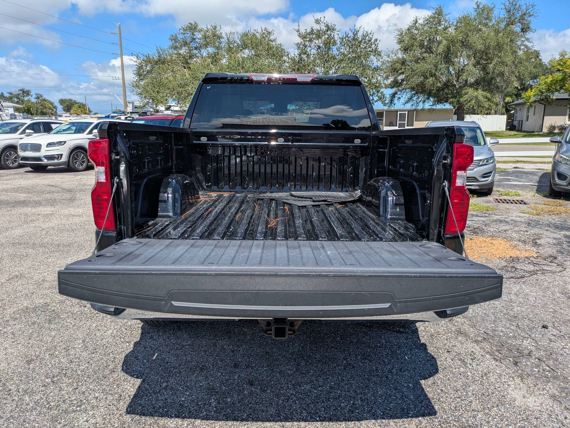 Used 2023 Chevrolet Silverado 1500 LT AWD/4WD image 13