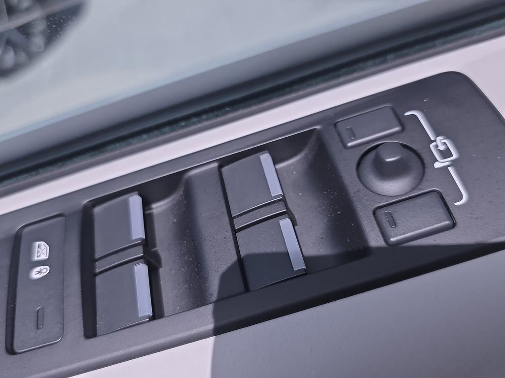 Used 2024 Land Rover Discovery S AWD/4WD image 34