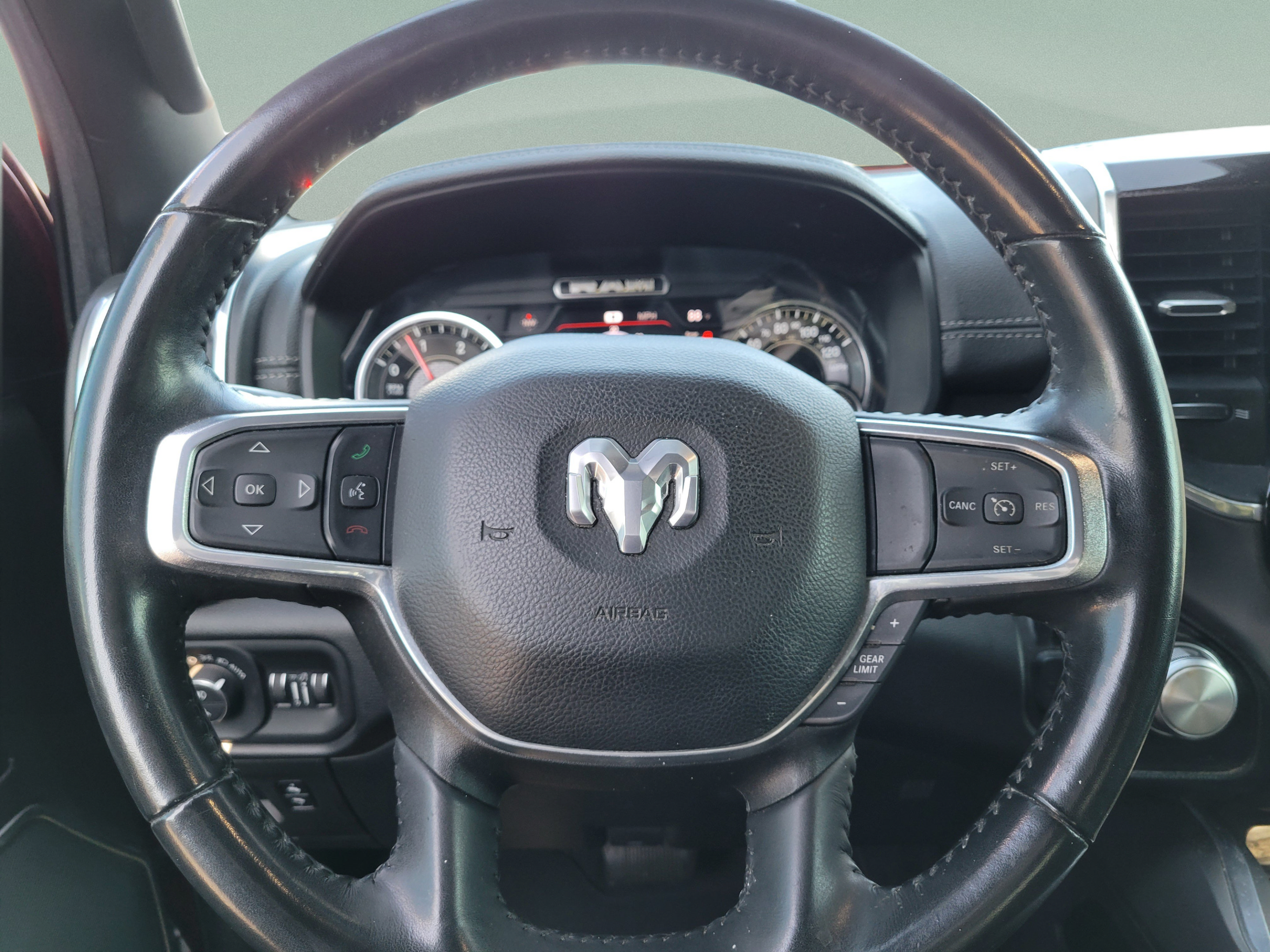 Used 2022 RAM 1500 Laramie RWD image 16